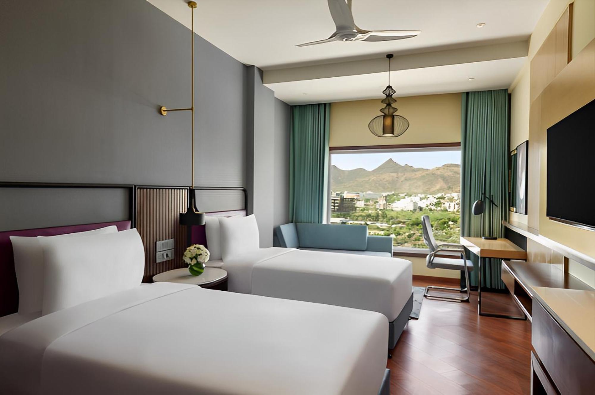 Ramada Encore By Wyndham Udaipur Roopnagar Exterior foto