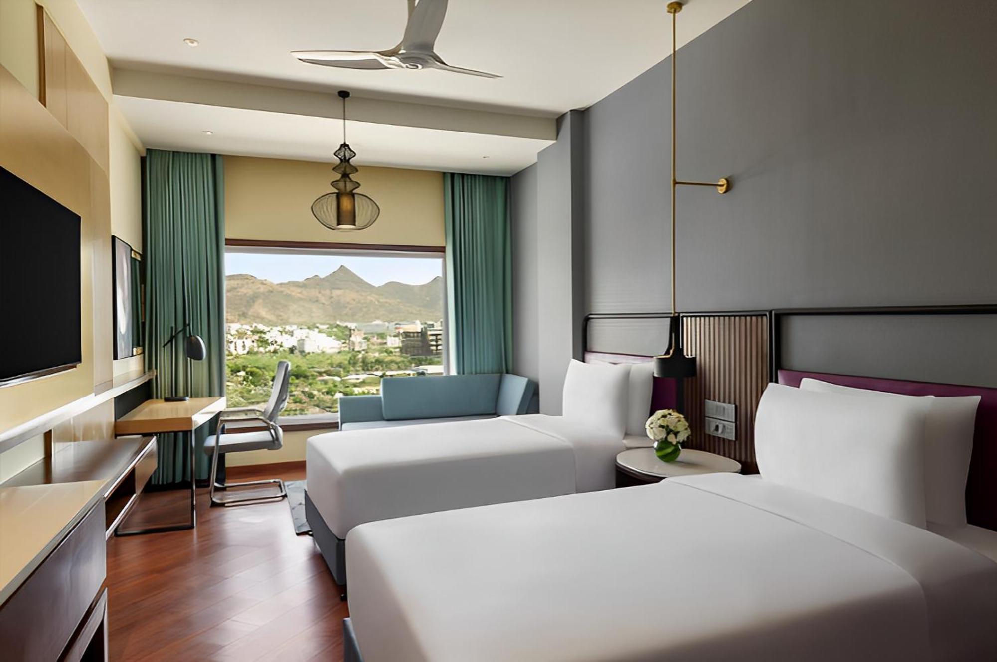 Ramada Encore By Wyndham Udaipur Roopnagar Exterior foto