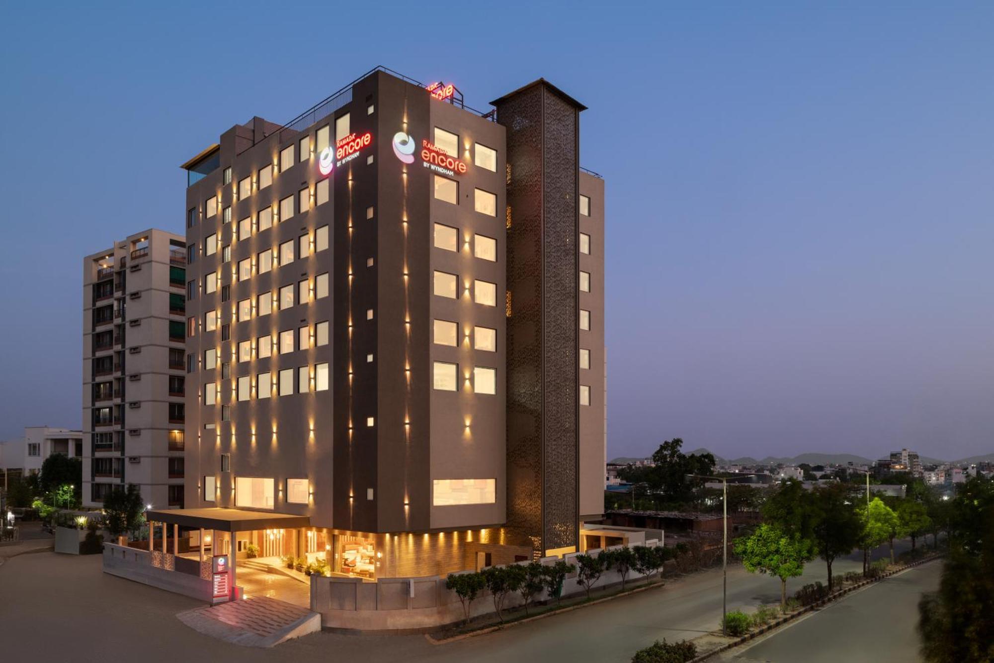 Ramada Encore By Wyndham Udaipur Roopnagar Exterior foto